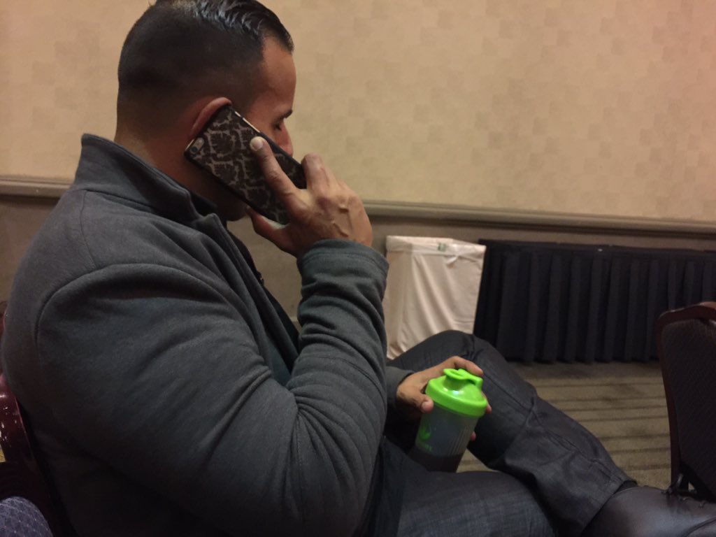 CarlosKayros24's tweet photo. Foto InFraganti en mi 1er FSL #HerbaLife #HerbaBarber #FSL2015 #PuertoRico https://t.co/b3B9OXoZ8K