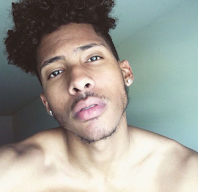 sn_faze's tweet photo. My Hairs needs to grow back https://t.co/mIbuU0uAHE