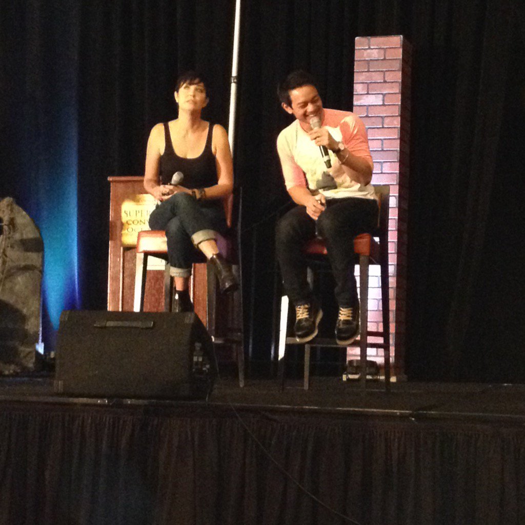 punkin3484's tweet photo. @kimrhodes4real &amp; @OsricChau #ChiCon https://t.co/aIcDlPXcDz