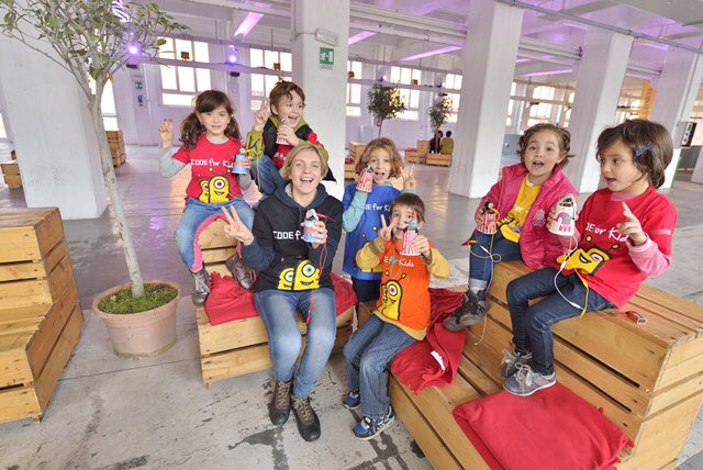 ReplyCode4Kids's tweet photo. Ed ecco com'è andata la seconda giornata di #replycodeforkids con @FASTWEB alla #BCM15!Alla prossima! https://t.co/F8NUiv42yu