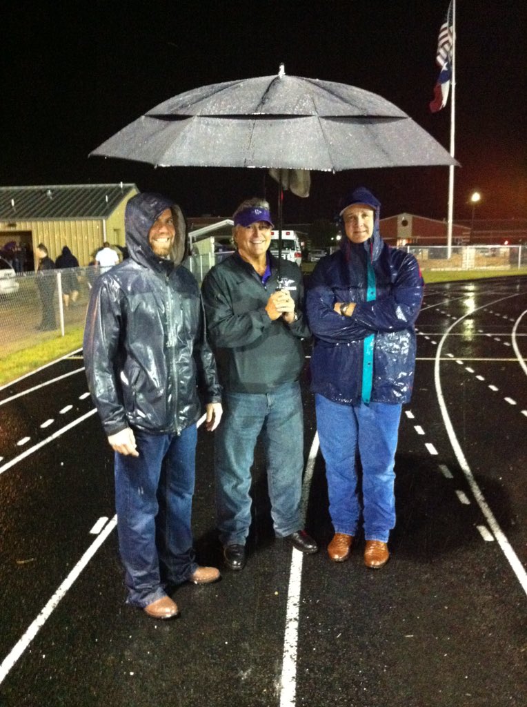 BonhamJH's tweet photo. Rain or shine we support the Fighting Purple Warriors!! 👍🏻☔️💜🏈 https://t.co/3U68yP1jcJ
