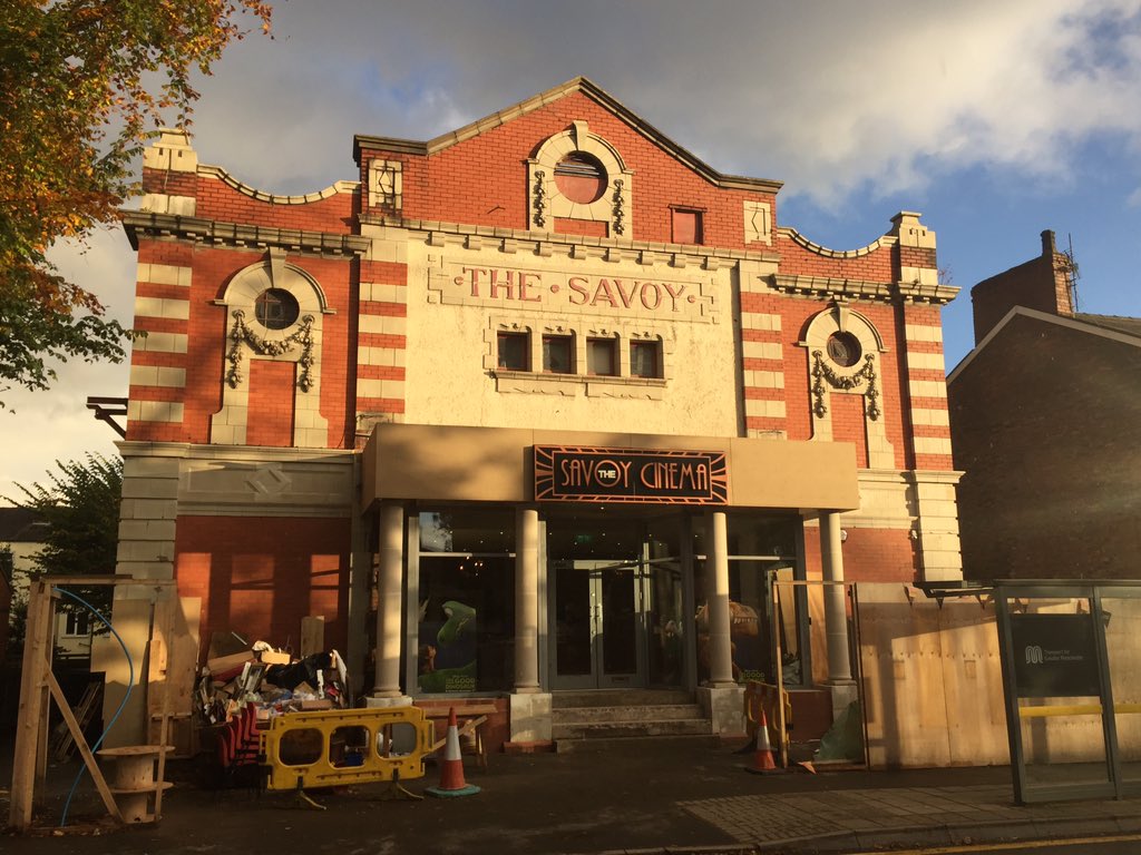HungryHoss's tweet photo. About to watch Legend @savoyheatonmoor #SofaSeating https://t.co/mhaCmdwrBG