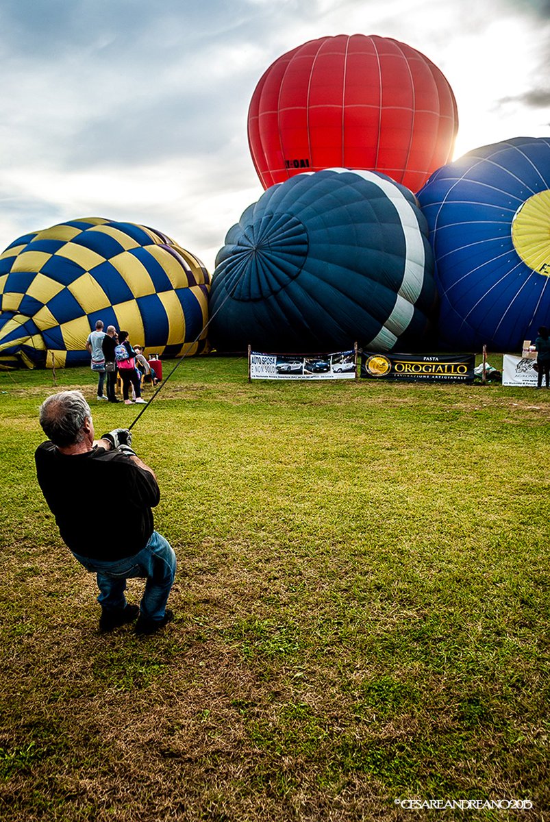 CesareAndreano's tweet photo. © l'uomo e le mongolfiere
Paestum Balloon Festival.
Campania, Italia 2015
#paestumballoonfestival2015 #campania https://t.co/yQiiIuSpU5