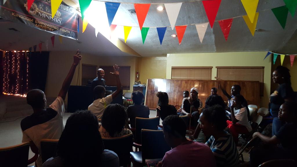 bjornburrows's tweet photo. @keyminmtc youth learning a whole lot KEY KONNECT! Hands up! #mttaborchurch #youthmatter242 #stumin #youthministry https://t.co/rCWvrSyPBX