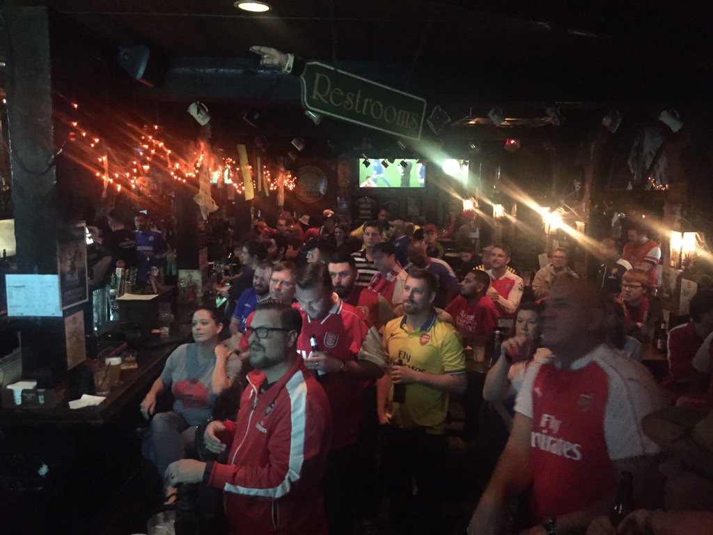 Arsenal game in full swing at the Pub <a href="/DallasGooners/">Dallas Gooners</a> #BestPLBarContest