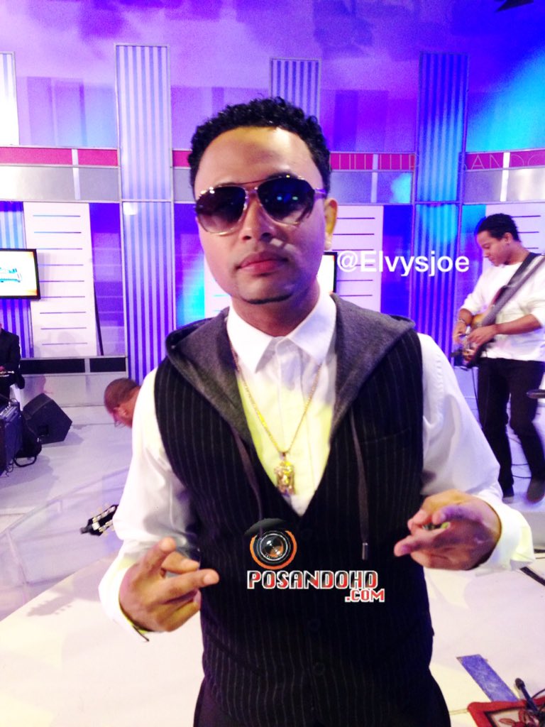<a href="/TheRealTobyLove/">TOBY LOVE</a> 'Live' en @EXTRAORDINARIO5 #Bachata <a href="/TelemicroHD/">Telemicro</a> @estivencifre Foto <a href="/elvysjoe/">Elvys Joe @PosandoHD</a> <a href="/Posandohd/">PosandoHD.com</a>