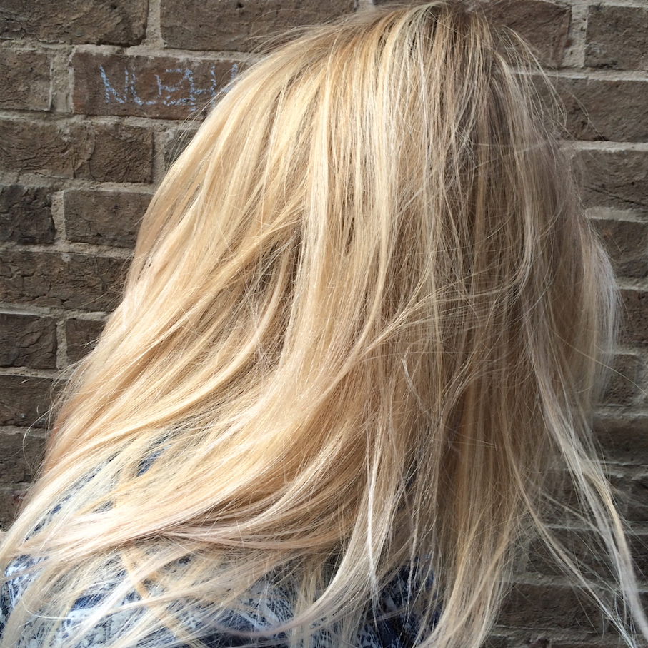 BLEACHLONDON's tweet photo. Pearl #Balayage by Loren, DIY this look with our #BEACHLIGHTS kit https://t.co/GTU12B6WMZ https://t.co/kJq48Z4oSp