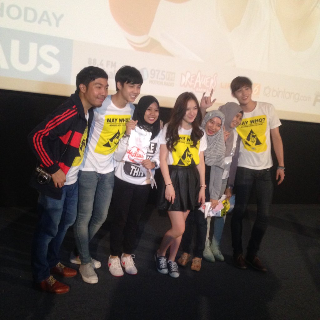 anggiaseptianii's tweet photo. @FAENHAUS baru liat poto ini &amp; MAKASIH YAAA BUAT PANITIA YANG SUPER HEBOH JD TIM HORE. Abang TOR jg makasih ih :') https://t.co/ho5xIKvtyT