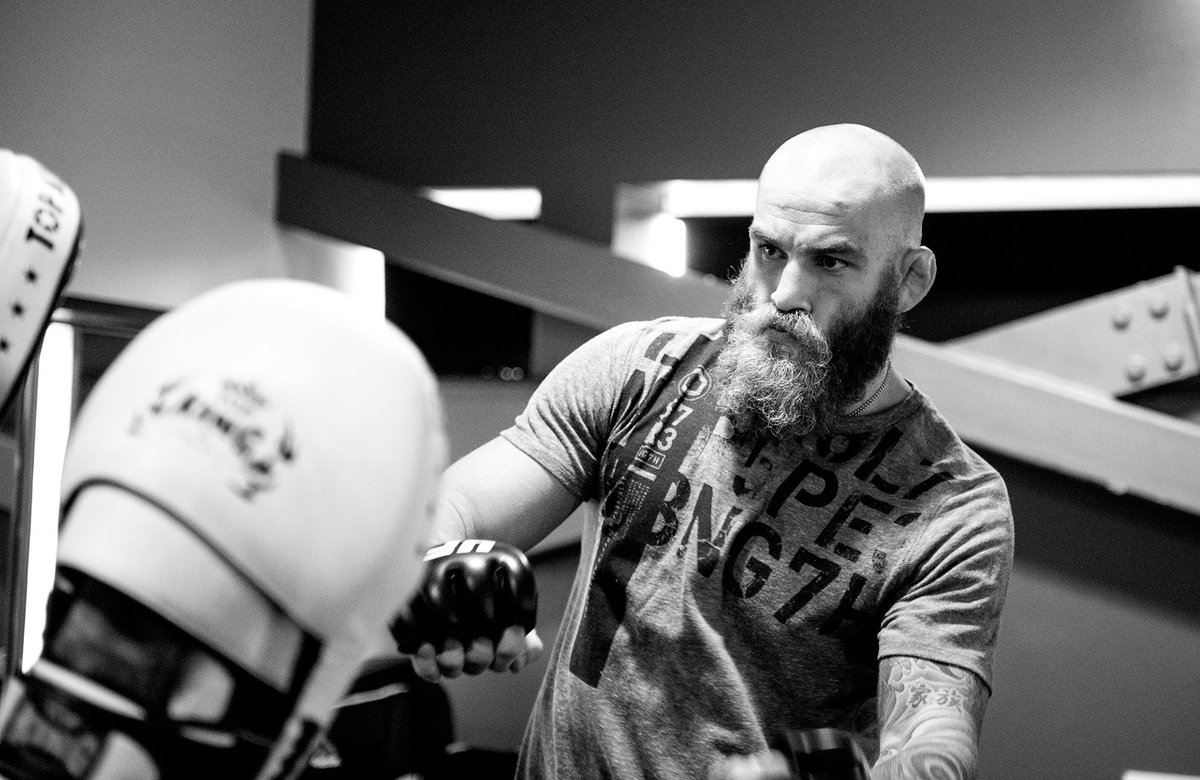South Africa's <a href="/SoldierBoyInc/">Garreth McLellan</a> getting loose backstage! McLellan starts us off at #UFCDublin! bit.ly/1Xq63uB