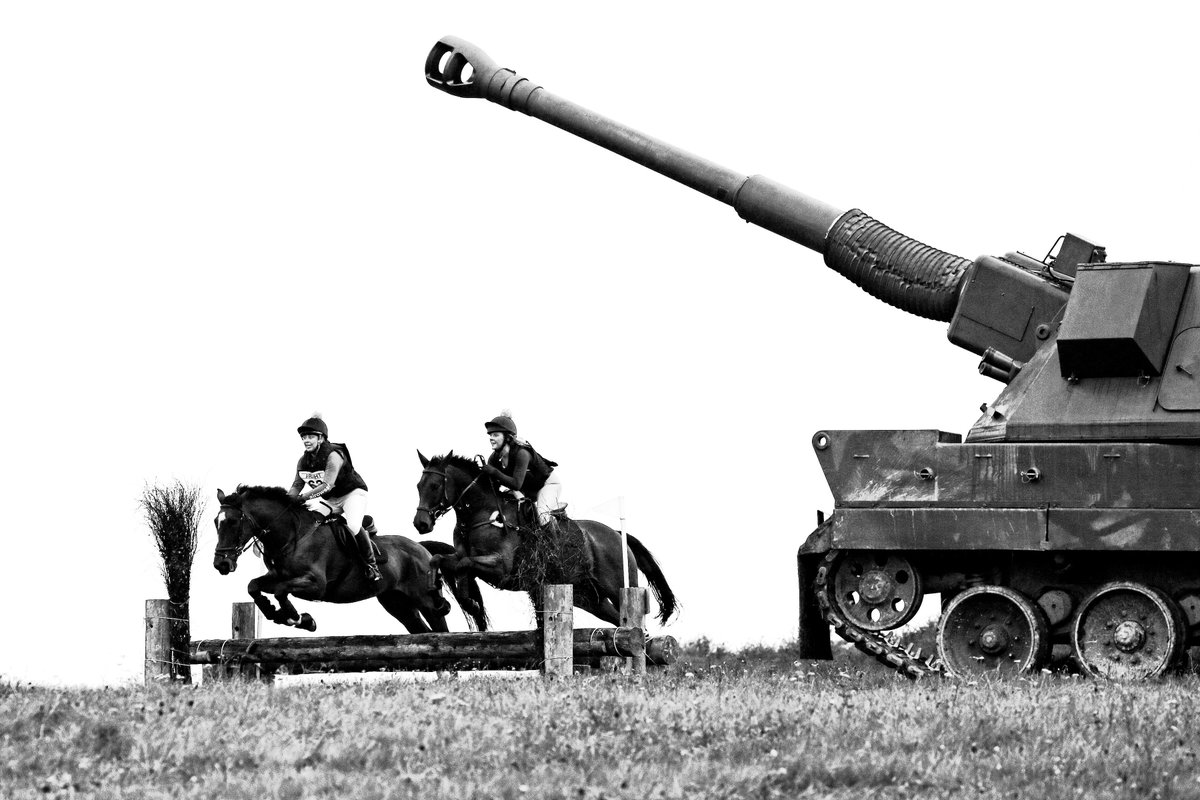 LesPerrry's tweet photo. Tanking it round @LarkhillEquest #tanktracks https://t.co/sjNfALTNsp