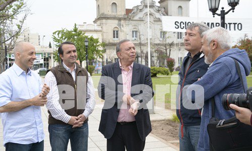 pilaradiario's tweet image. Histórico: por primera vez todos los candidatos a intendente, en una producción exclusiva. Mañana en @eldiariopilar