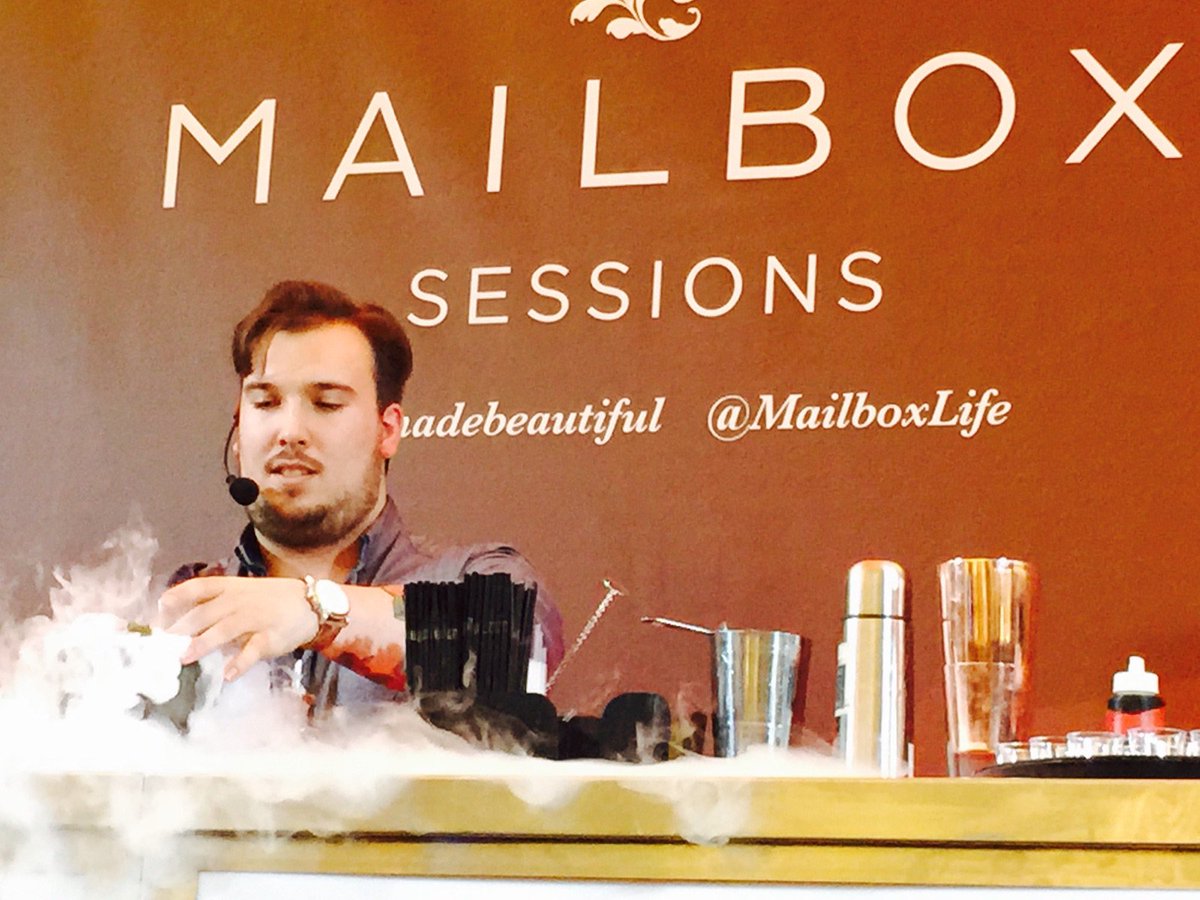 SKCwitter's tweet photo. @Mailboxlife @ICHOOSEMag @GasStSocial @alunauk @TomCullen #fire #smoke #cocktails #mailboxsessions #newmailbox https://t.co/CfLqtrzKYo