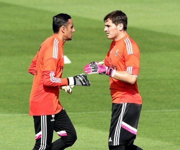 carrusel's tweet photo. ENCUESTA | ¿Ha hecho ya KEYLOR NAVAS lo suficiente para hacer olvidar a IKER CASILLAS?
RT SÍ
FAV NO https://t.co/7Pxt74VJ21