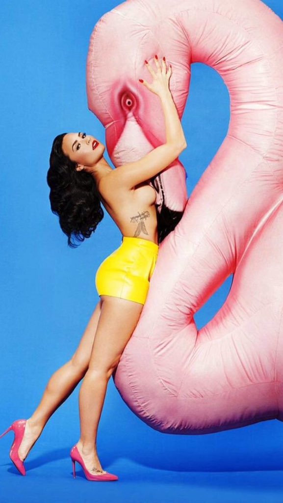 demetriaonlyx's tweet photo. 😂🍑💦 https://t.co/bAyYXvm8Cj