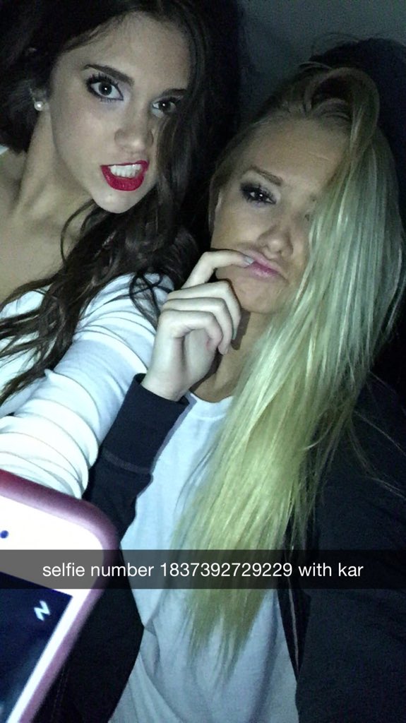 mimziland's tweet photo. miss dis bitch @Karlieellzey https://t.co/q3DA6OptoA