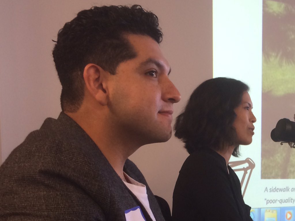 WalterJonesPR's tweet photo. Nick Valencia: be nice and work hard to get ahead in journalism. #APCtraining @atlpressclub https://t.co/rXbtfBh29i