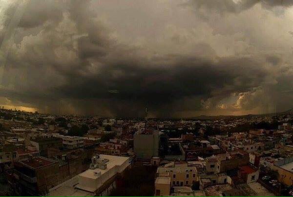 nanilopez1's tweet photo. #BendicionesMexico #HuracanPatricia https://t.co/UHoJcupaFg