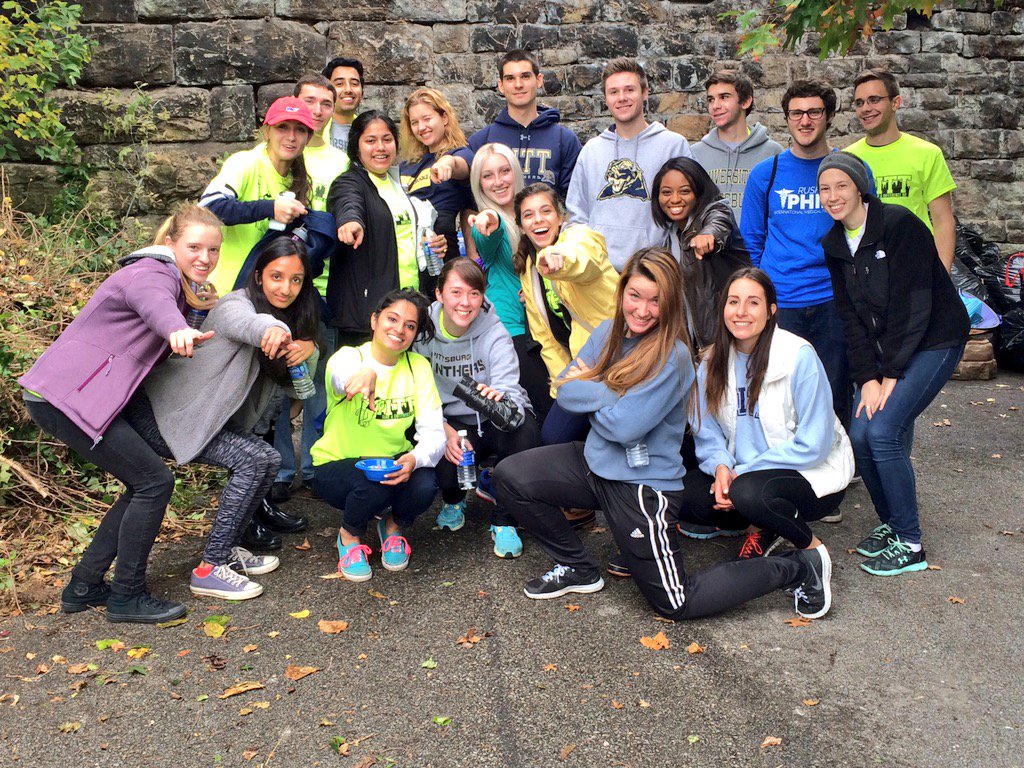 PhiDEatPitt's tweet photo. PhiDE takes on Pitt Make a Difference Day #PMADD #cleaningupsouthside #howwespendsaturdays https://t.co/MEqMhJNw0l