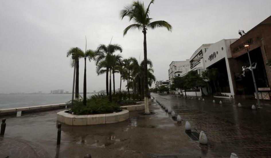 Newsweek's tweet photo. Hurricane Patricia causes less damage than feared https://t.co/QBiWIiMqxd https://t.co/FibGUDTZHJ