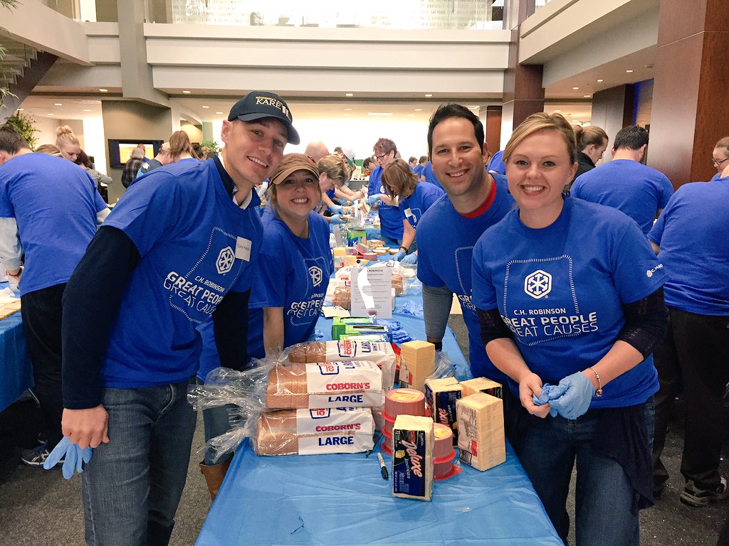 CoryHepola's tweet image. Making sandwiches 4 those in need. What a rewarding experience! #MDDAY #TEGNA @kare11 @CHRobinsonInc @Dave_Schwartz
