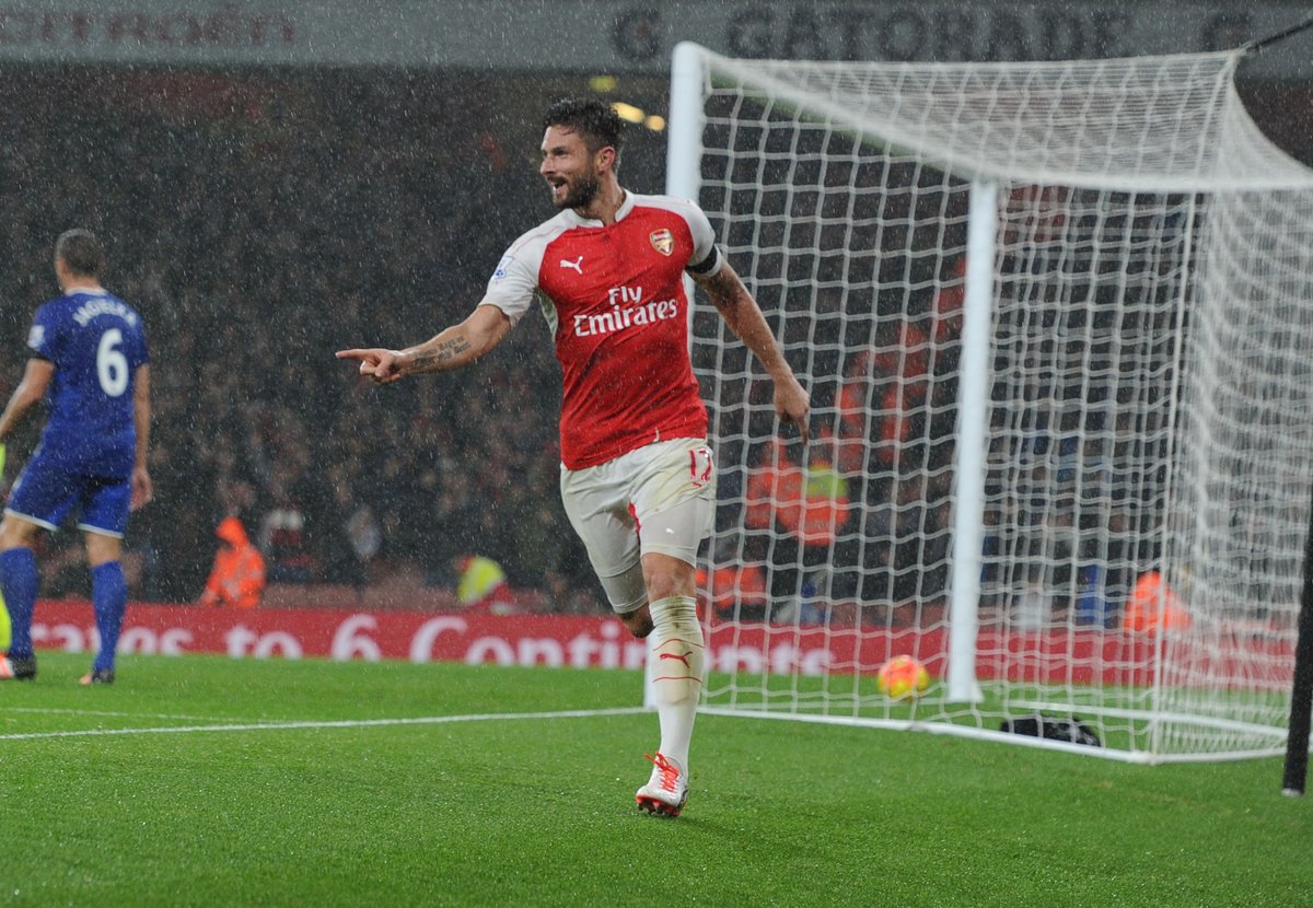 Arsenal's tweet photo. .@Arsenal are back out on the pitch for the second half. Here are pictures of the goals #AFCvEFC https://t.co/7iC1B0NNGT
