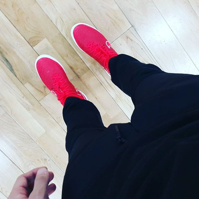gttk0000_cube's tweet photo. #Nike #Red #Black https://t.co/rTYes0mKFq
