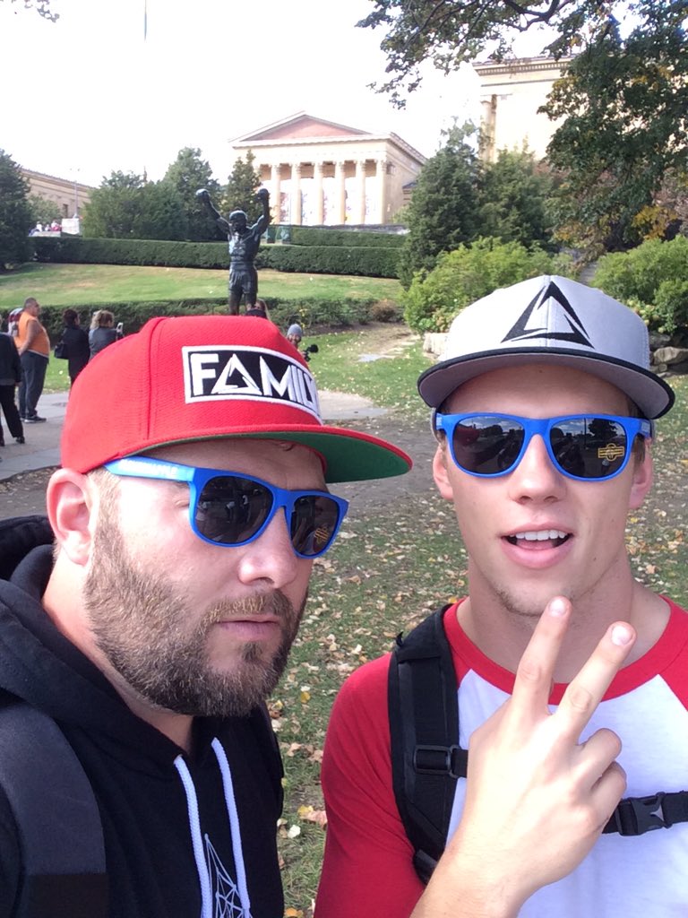 caseylaver's tweet photo. #straightupteatime #lovesnapple #philly #artmuseum https://t.co/ReKvkClQX1