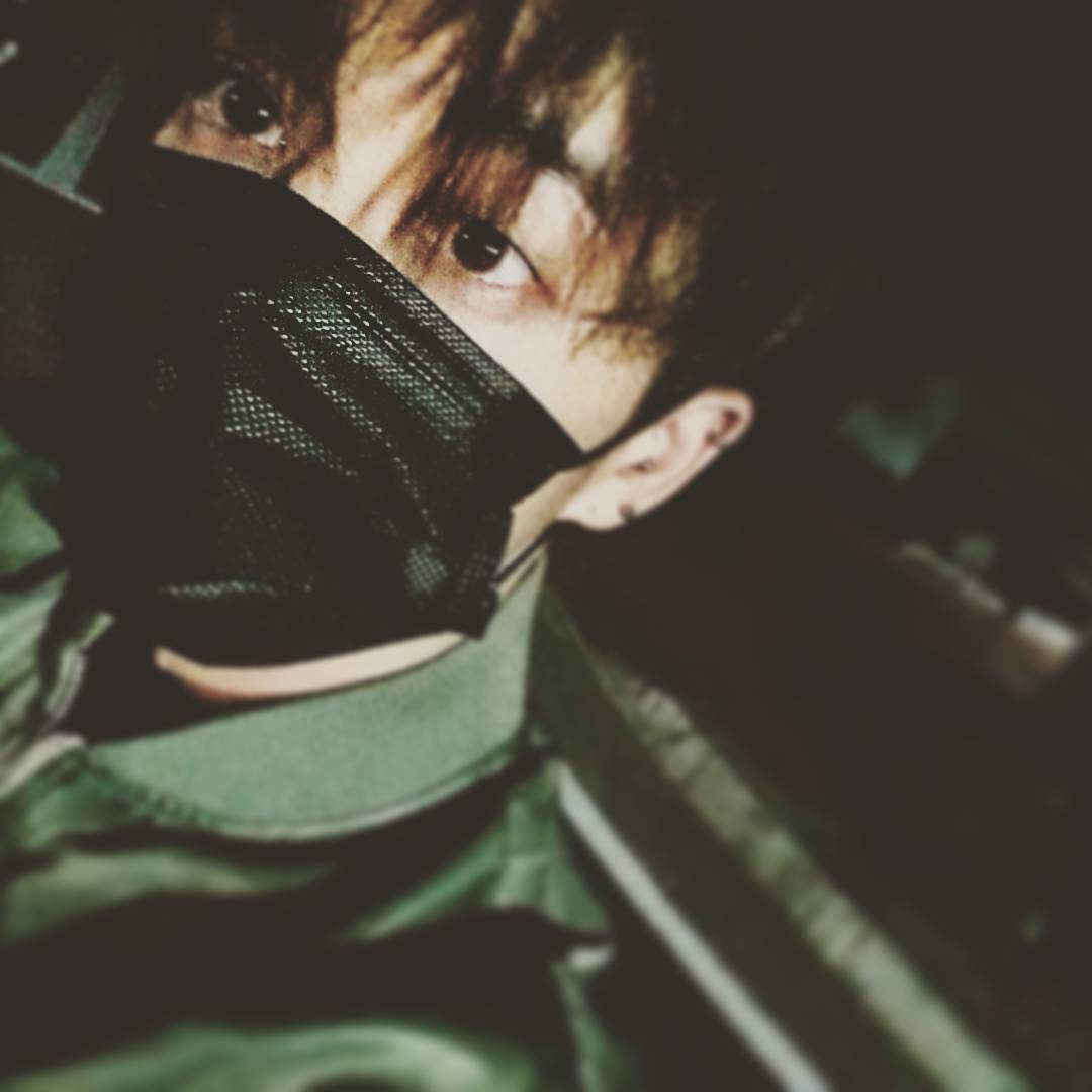 gttk0000_cube's tweet photo. 밤산책 https://t.co/vZfX8VVtTr