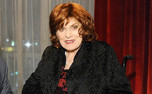 EW's tweet photo. Maureen O’Hara, star of Hollywood's Golden Age, dies at 95: https://t.co/JZXEoISpZ1 https://t.co/ndHOJxVBBb