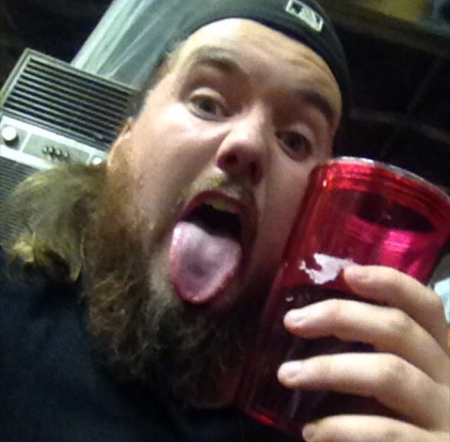 KathleenNooyen's tweet photo. #coreguys #guyswithcores #guyswhoenjoyapples #applecores #compost https://t.co/0Hfb8hWQ9p