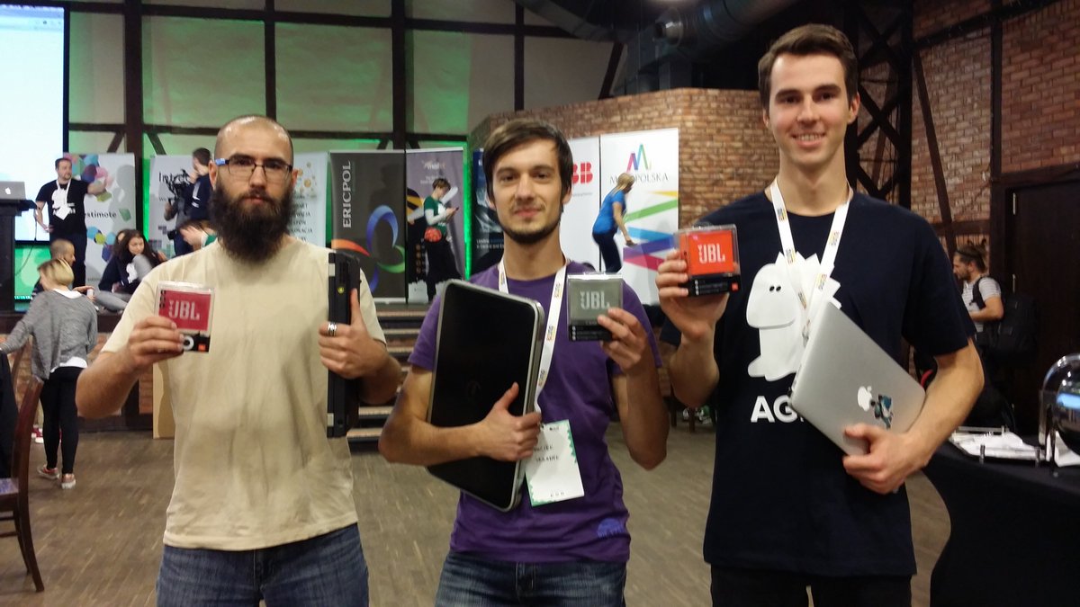 MLHacks's tweet photo. Well done to the winners of @BloombergLabs Code In The Dark at #AGHacks! https://t.co/6cQ5g8Q5Ka