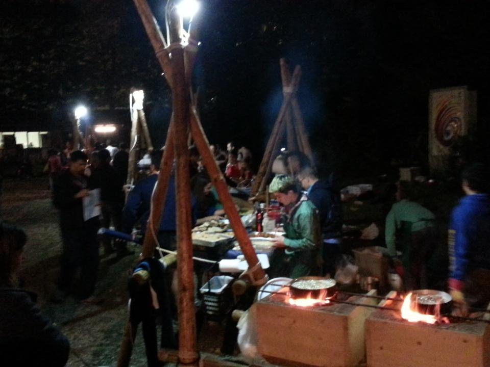 Dismatwit's tweet photo. Si cucina a #maratown @radiopopmilano @piacere_milano @agescimilano https://t.co/CDH0Wd2dUk