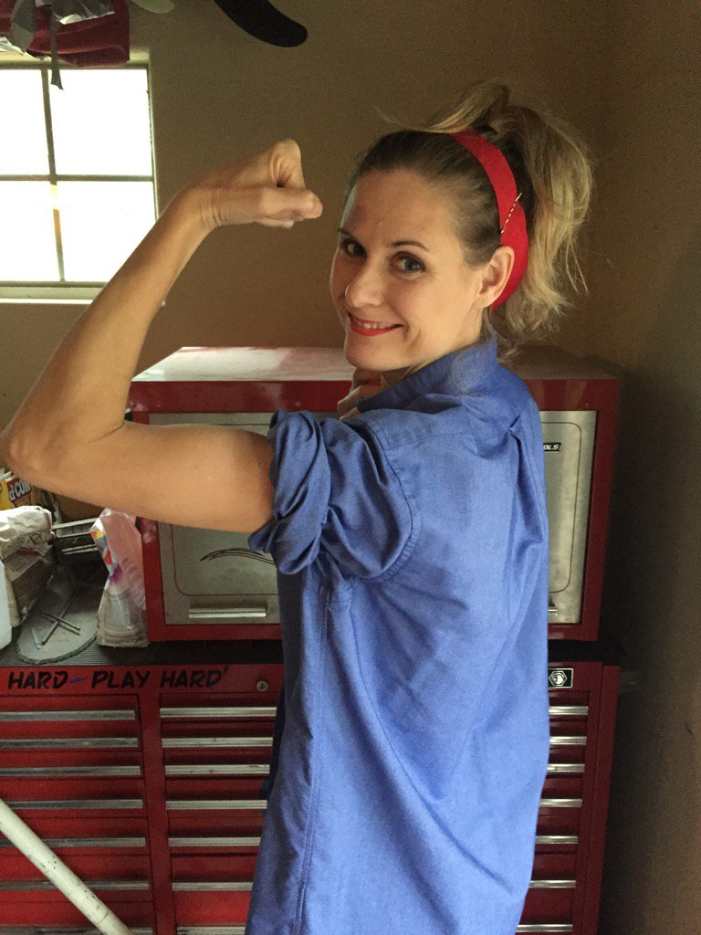 Amy Acuff tweet media