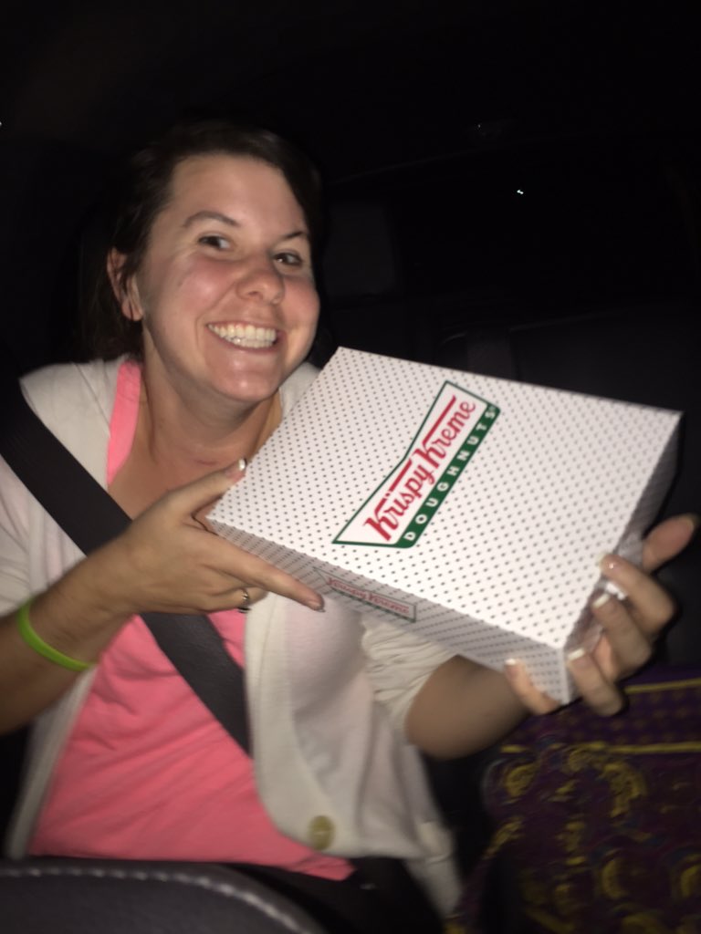 lindabarrick's tweet photo. After 14 hrs of traveling, Jen was full of smiles when Andy met us at  airport late last night with a warm surprise! https://t.co/NcCfgTKNDc