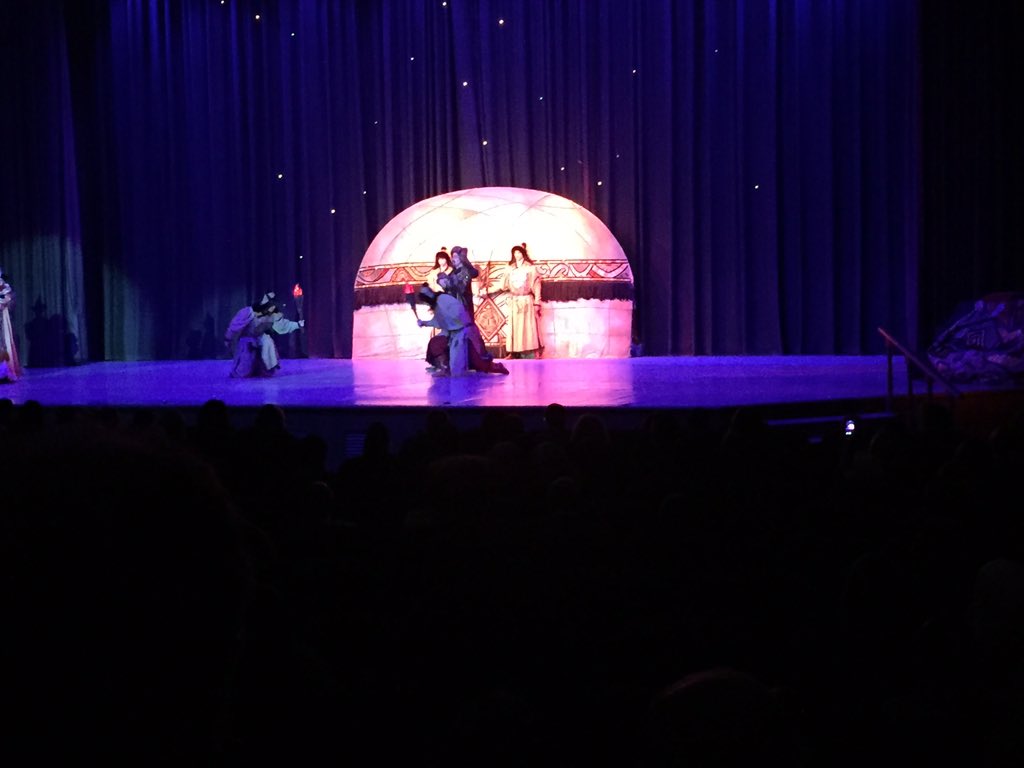 BettyKhoury's tweet photo. One of the most creative performances is now happening on the stage of #Amman the cultural center @ManaseerG https://t.co/9ObLrmrmRm
