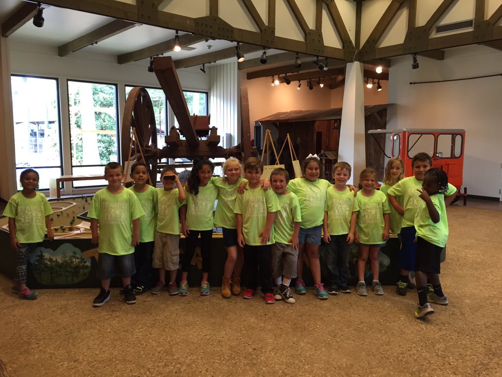 MichielleMorris's tweet photo. Field trip #eljacks @ElemJacks https://t.co/QeGGmEqcjM