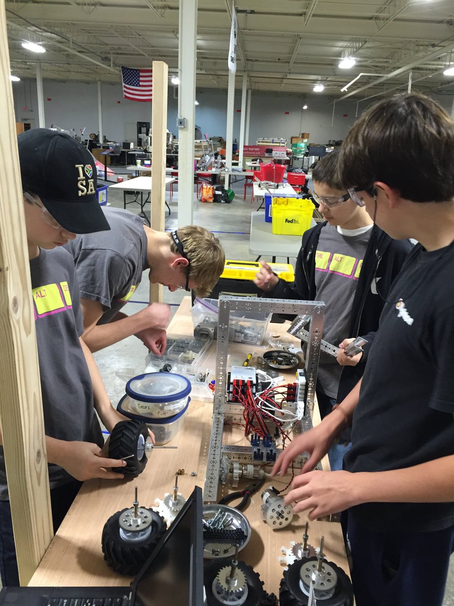 TeamCtrlAltDel's tweet photo. At the @ftcteams build day. Goal is to make progress climbing the mountain. Not easy! @gafirstrobotics #omgrobots https://t.co/31XylTvdhT