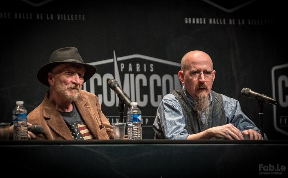 Fabien_Legrand_'s tweet photo. #franckmiller and #BrianAzarello at #ComicConParis #FabLePhotography https://t.co/jCQomu3QSo