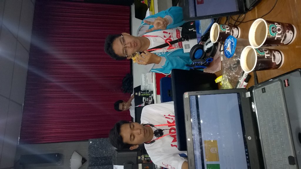 CakGooder's tweet photo. Malam minggu ikutan #HackathonMerdeka2 rsanya koding jd pnuh cinta.. Dasar Programmer Jomblo.. :D https://t.co/4IVfiH4p9Y