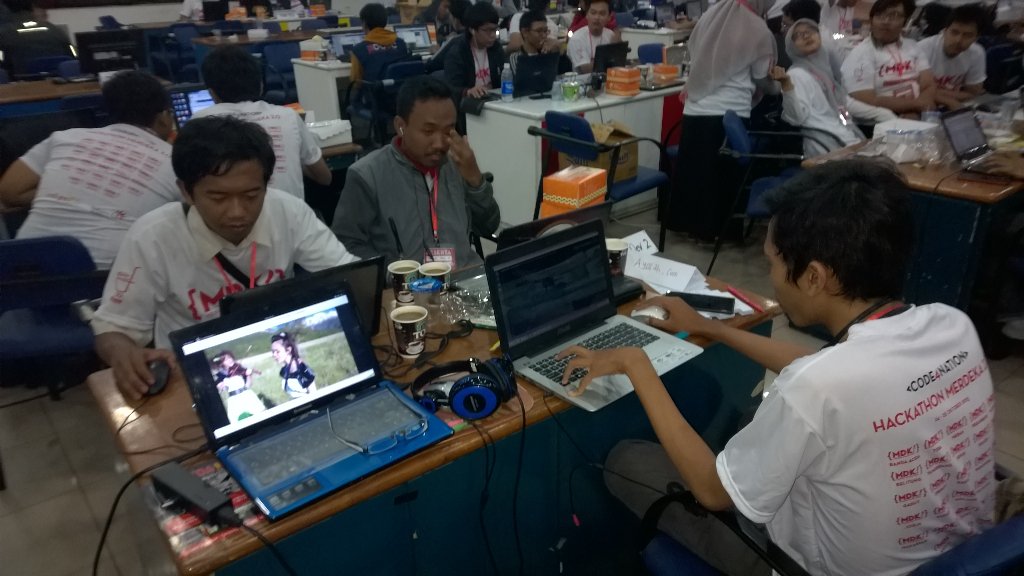 CakGooder's tweet photo. Malam minggu ikutan #HackathonMerdeka2 rsanya koding jd pnuh cinta.. Dasar Programmer Jomblo.. :D https://t.co/4IVfiH4p9Y