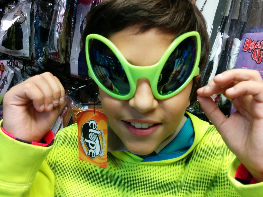 InxsParty's tweet photo. Halloween costume shopping in the DMV? We're open until 8 tonight so come on by! https://t.co/6FipXDyPAR