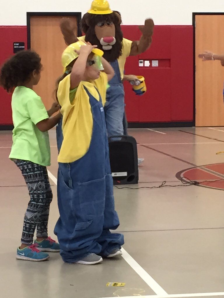 MichielleMorris's tweet photo. Drug free pep rally kick off! #eljacks @ElemJacks https://t.co/mQiSpgdYqg