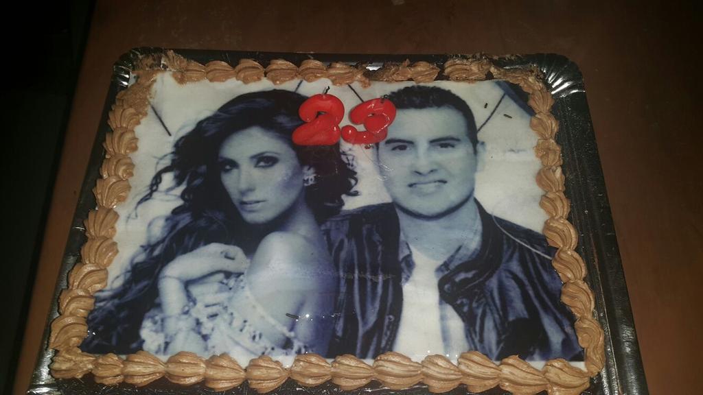 virginiafairies's tweet photo. @Anahi tienes q ver esto!!😱 mira la tarta q le hicieron a @damiiansanchez por su cumple!!! 😱😱😱😍😍😍 https://t.co/LpeyoKI7RB