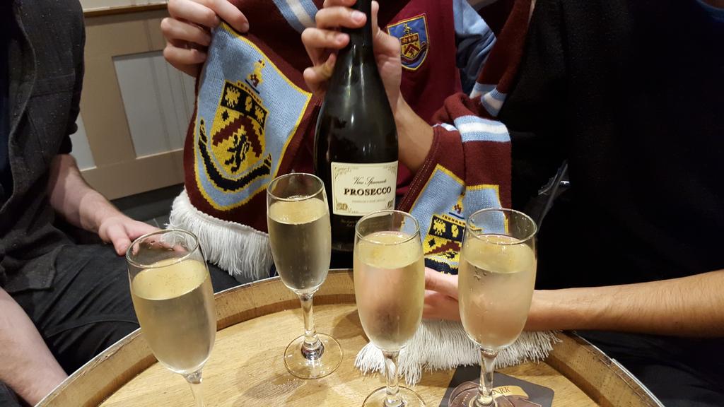 lukemtom's tweet photo. Thank you, @scottyarf! @SimonBoBWalker @AdamEastwood91 @meast90 #twitterclarets #UTC #TopBin https://t.co/HnRa54a2nI