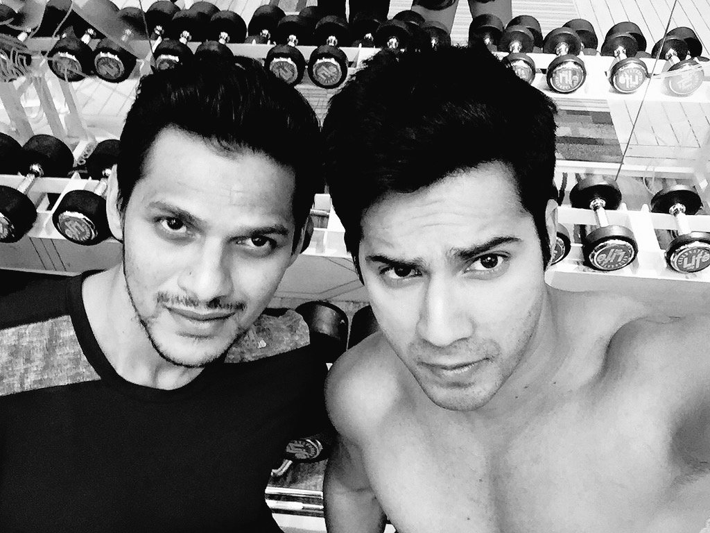 Varun_dvn's tweet photo. Late night gym bash. Taking on all those Dumbbells tonight https://t.co/O103o2sAe4
