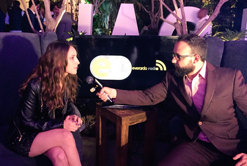 MMAgency_'s tweet photo. @ALEXRUZMUSIC en entrevista con @EverardoLocutor #ExperienciaMAXWELL @FSMexico @CentralOz @OnsolutionsMX @Jaguar https://t.co/FUQOs2Mhuz
