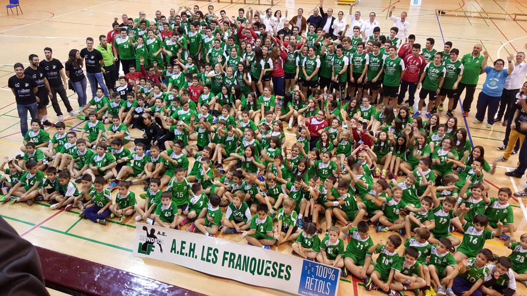 MejoresExperien's tweet photo. @MejoresExperien esponsoriza el mejor equipo de Balonmano A.E.H. Les Franqueses @aehfranqueses @lesfranqueses https://t.co/qL0L6raILk