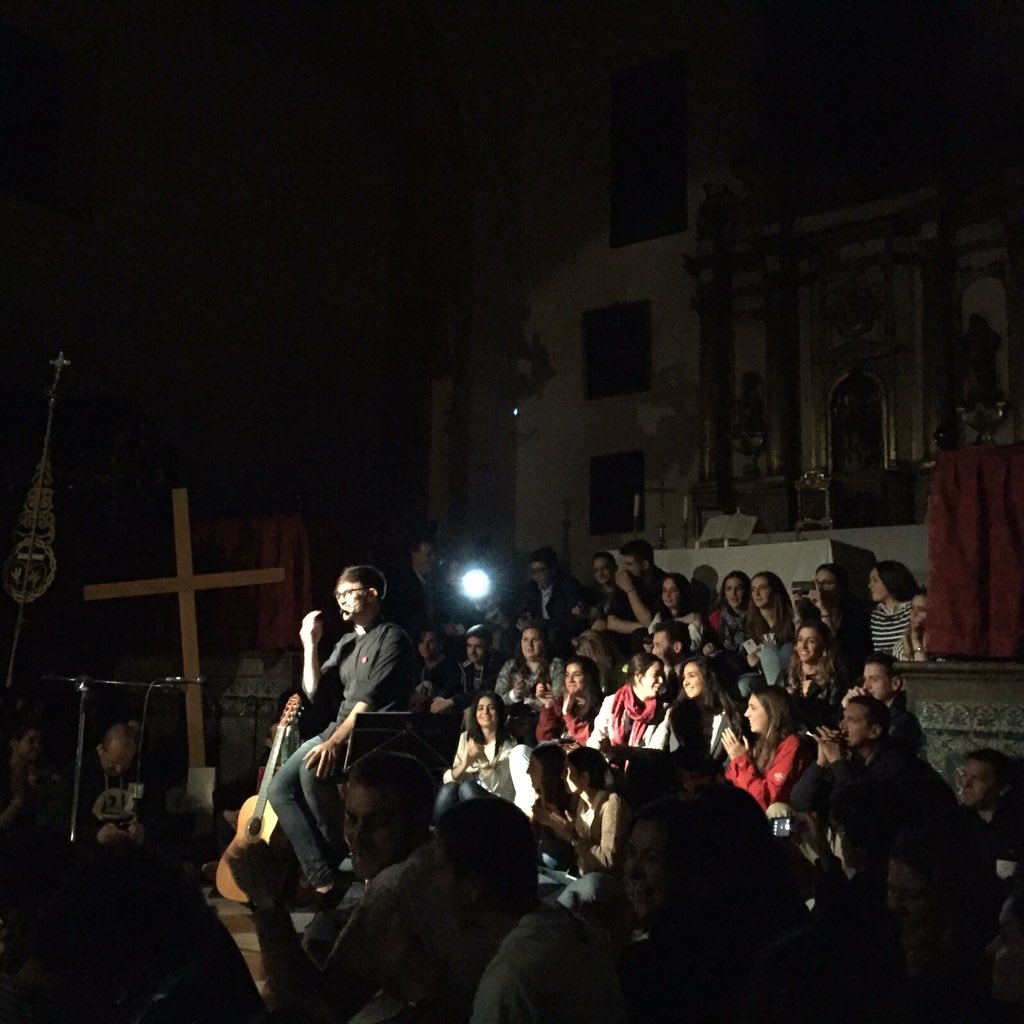 Tu voz nos llevó a la oración. Gracias @PadreDamianVoz @Pastoral_Ugr <a href="/GJovenEstrella/">GrupoJovenEstrella</a>