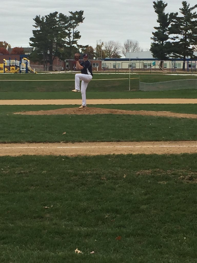 CoachVanNote's tweet photo. Futures South 2017 RHP Angus Mayock easy 84-86 mph today @Stoga_Baseball https://t.co/K6EWPrAPu1
