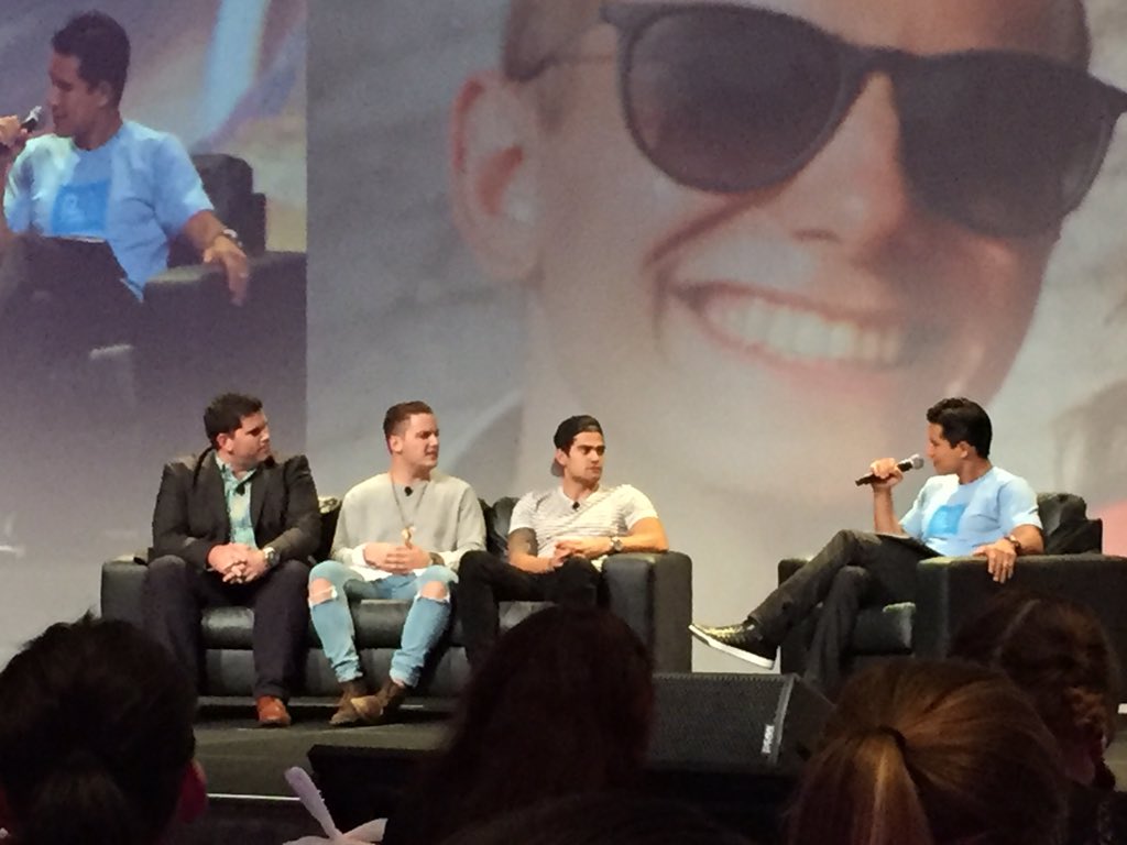 carlymcreates's tweet photo. The integration of brand and social media with @Kellogg @andrewbazzi @jivdude @mariolopezextra #izeafest https://t.co/3i4hZpQ75V